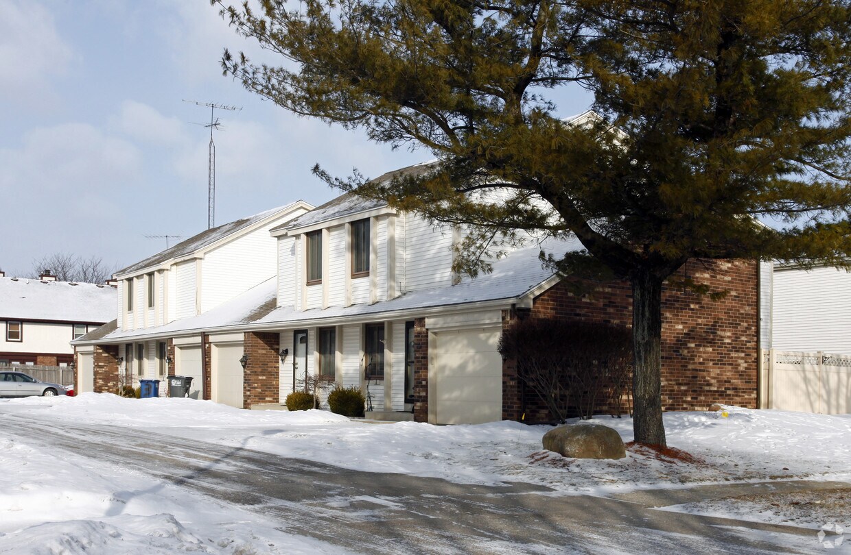 Primary Photo - 2532 Plum Leaf Ln