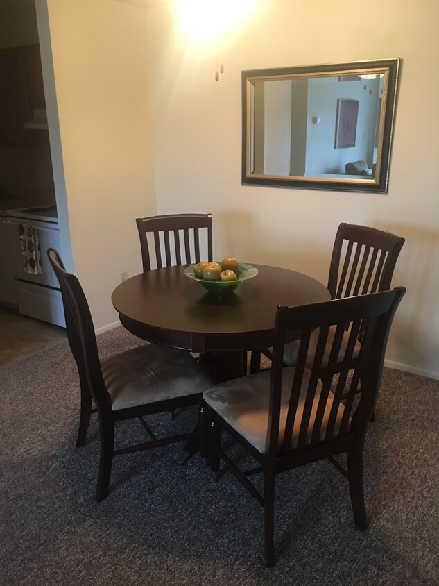 comedor - Pinebrook Tower Apartments