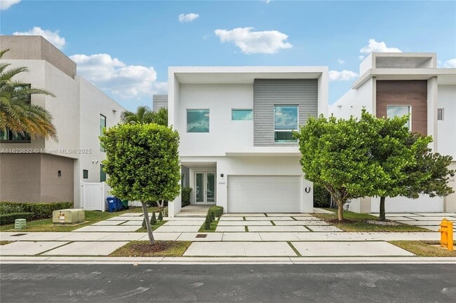 Building Photo - 10445 NW 68th Terrace