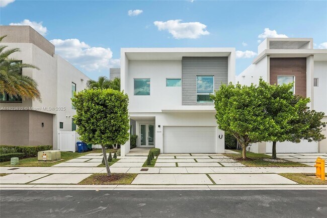 Foto del edificio - 10445 NW 68th Terrace