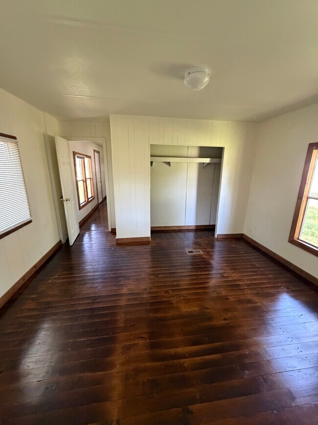 Foto del edificio - 9929 Farris Loop