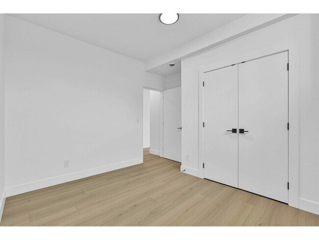 Photo du bâtiment - Suite-167xx 16A STREET