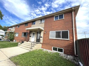 Building Photo - 503 James Ct