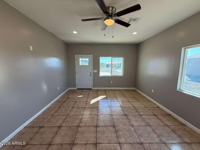 Foto del edificio - 2770 N Washington Ave