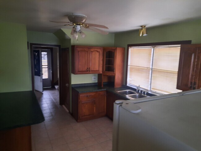 Foto del edificio - 2240 W 12th St