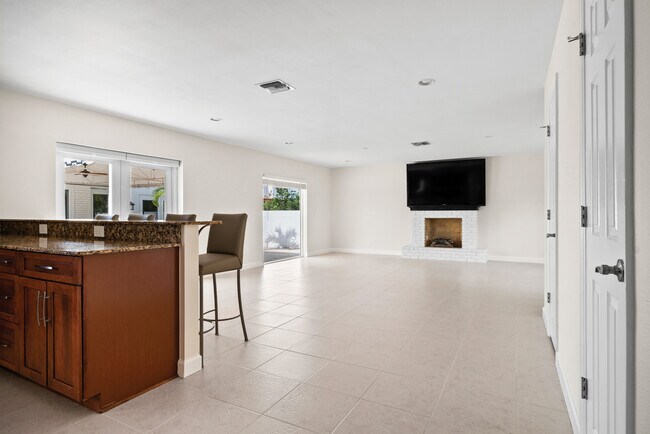 Foto del edificio - 260 E Lakewood Rd