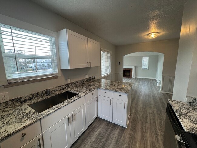 Building Photo - 1079 E 3300 S