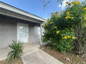 Building Photo - 18 S 20th Ave