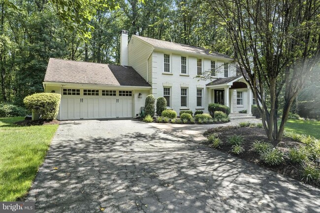 Building Photo - 10198 Cedar Pond Dr
