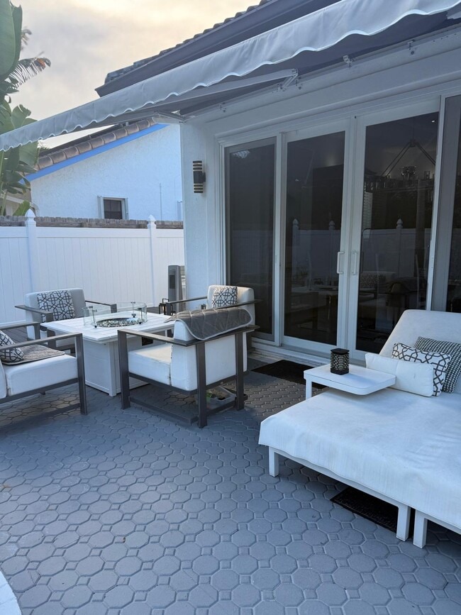 Building Photo - 830 Bailey St