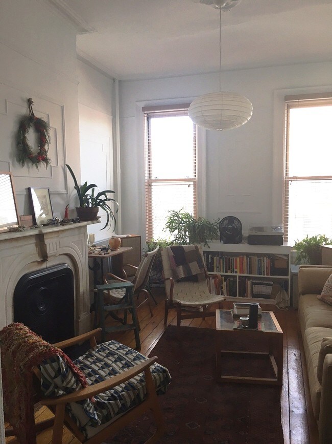 Building Photo - 415 Van Brunt St