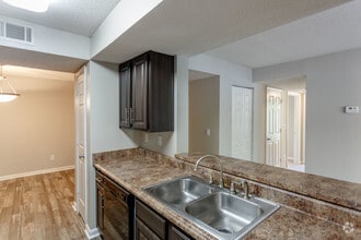 Interior Photo - MAA Nashville West