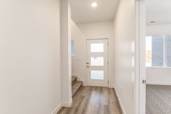 Foto del edificio - Gorgeous Brand New Townhome!