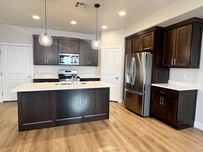 Foto del edificio - 843 American Beech Ln