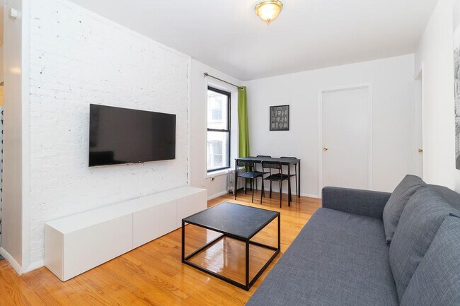 Foto del edificio - 334 E 96th St