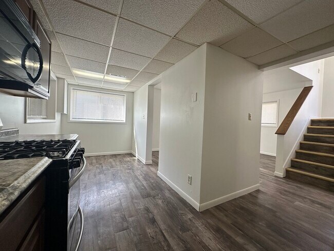 Foto del edificio - 2 bedroom duplex for rent on Nazareth Rd, ...