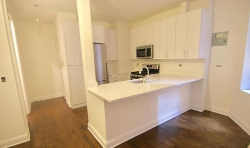 Building Photo - 202 W 58th St