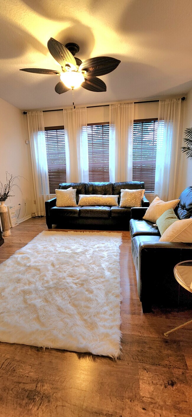 Foto del edificio - 27604 Pleasure Ride Loop