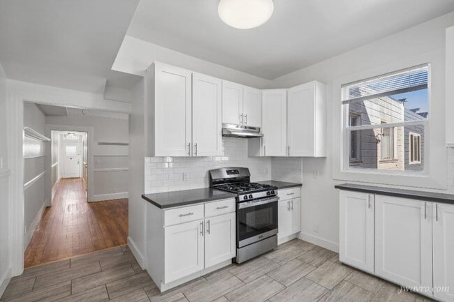 Photo - 629 Capp St Apartment