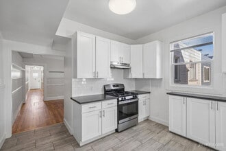 Building Photo - 629 Capp St