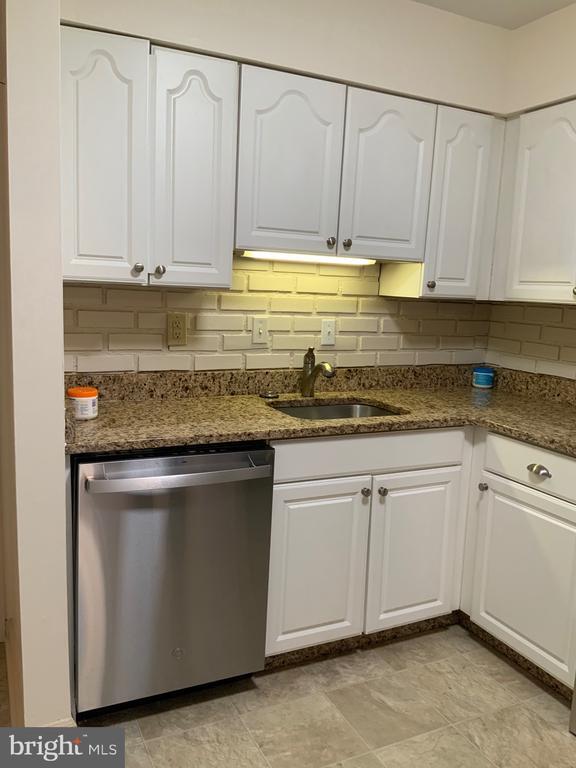 Foto del edificio - 1026 Brinker Dr