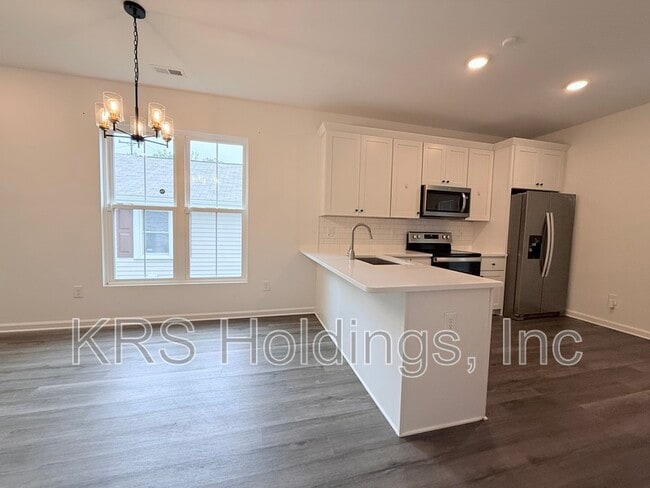 Building Photo - 1420 Maplewood Dr