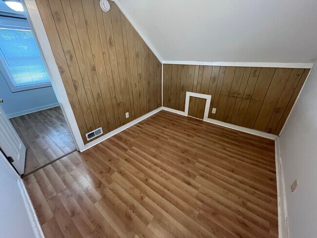 Foto del edificio - 1 Bedroom W/ Loft Area