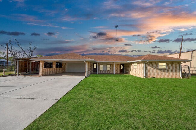 Foto del edificio - 4402 Ludwig Ln