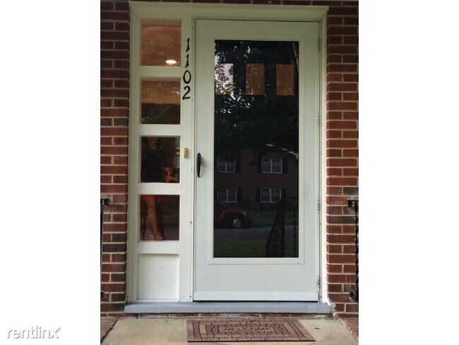 Foto del edificio - 3 br, 1.5 bath House - 1102 Oakwood Drive