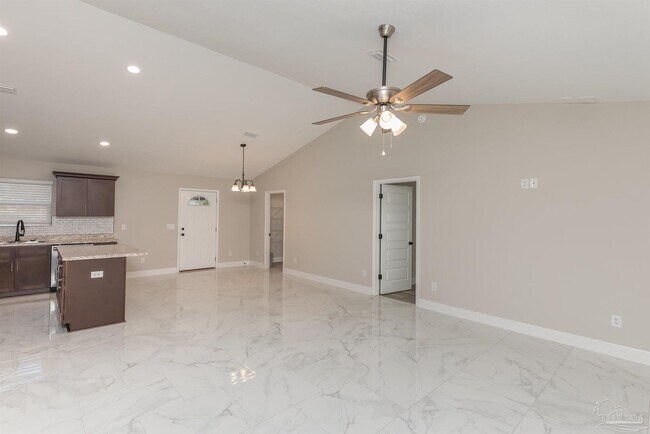 Foto del edificio - 8570 Stockdale Ave