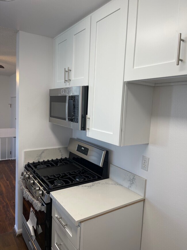 Building Photo - 20134 Leadwell St