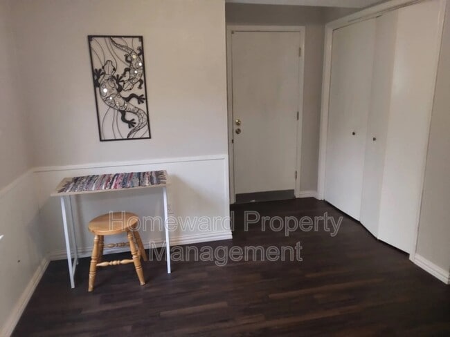 Building Photo - 6917 Bennington Dr