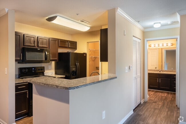 2BR, 2BA - 1040SF - Berry Shoals