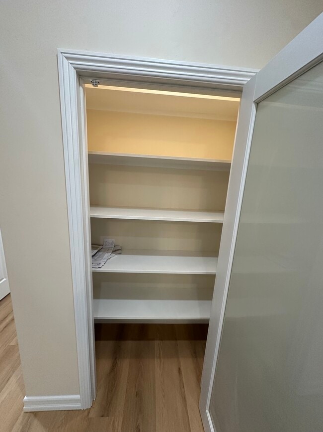 Building Photo - 12 Mast Ct