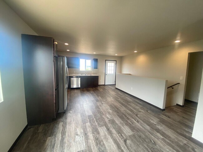 Foto del edificio - BRAND NEW BUILD | 5 BED | 2 BATH | DOUBLE ...