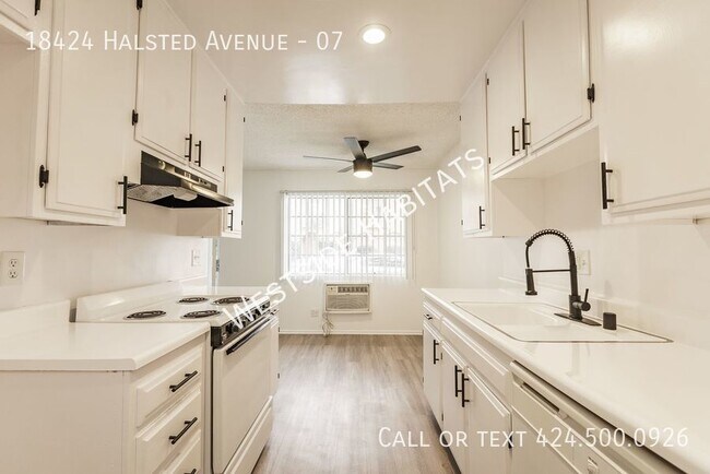 Foto del edificio - 18424 Halsted - Gorgeous, fully renovated ...