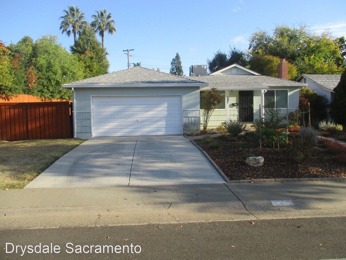 3 br, 1.5 bath House 6429 St. James Drive House for Rent in Carmichael, CA