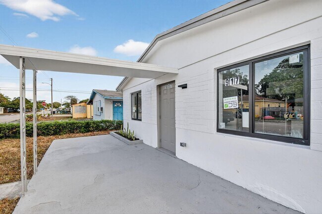 Foto del edificio - 917 W 2nd St