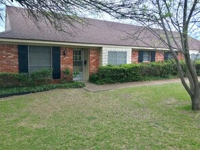 Building Photo - 6621 Dunn Dr