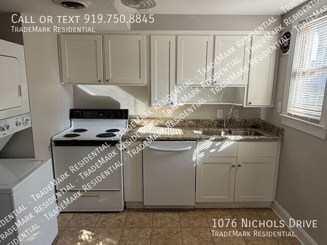Building Photo - 1076 Nichols Dr