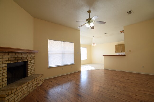 Building Photo - 4041 Wells Dr