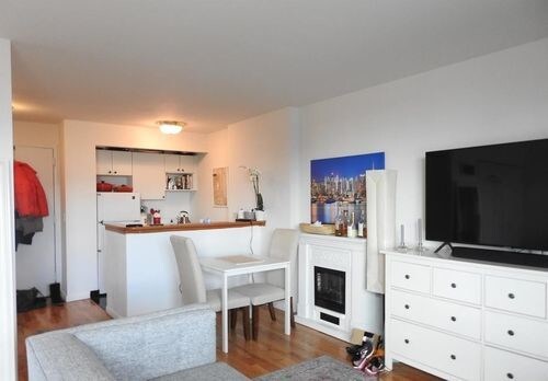 Building Photo - 344 3rd Ave