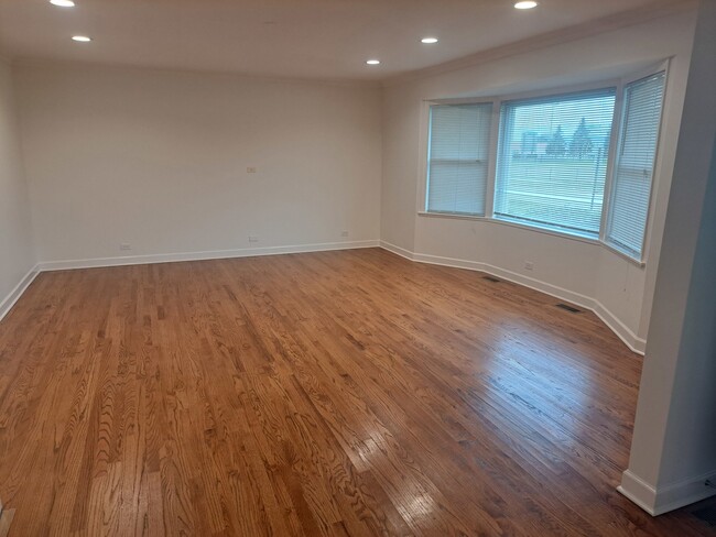 Foto del edificio - 2045 Farrell Ave