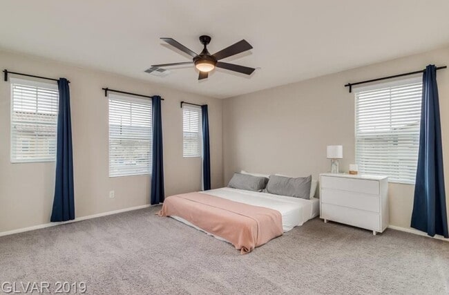 Building Photo - 2883 Cabrillo Terrace St