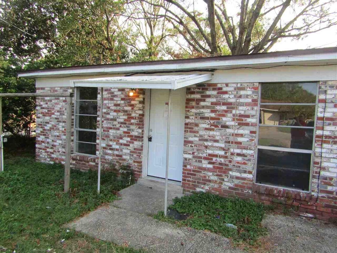 3042 Donley St, Bellview, FL 32526 House Rental in Bellview, FL