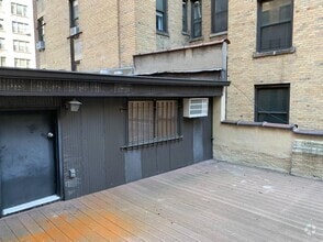 Building Photo - 510 W End Ave