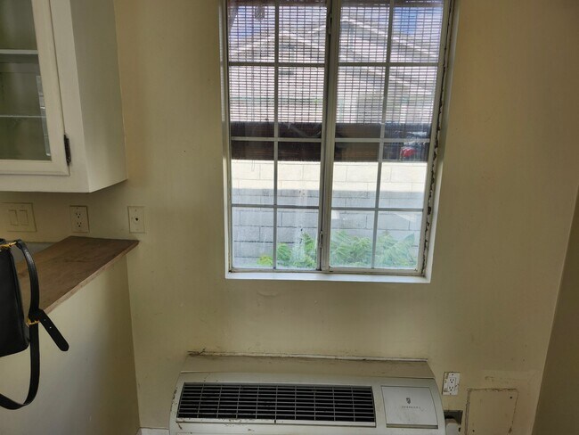 Foto del edificio - 525 W El Norte St