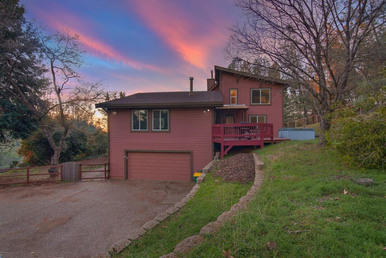 Primary Photo - 2811 Greenhorn Ct