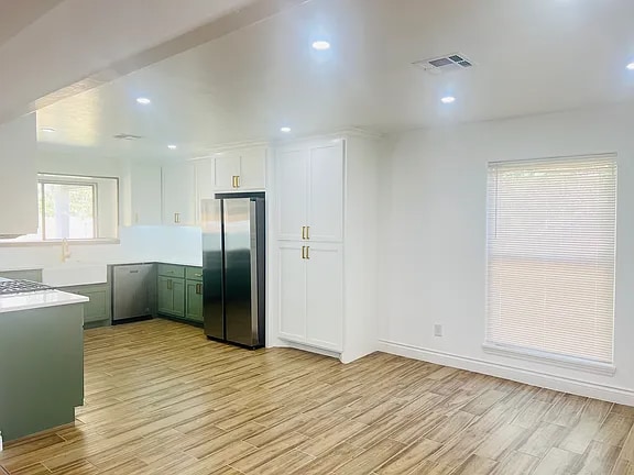 Building Photo - 4041 Thunderbird Dr