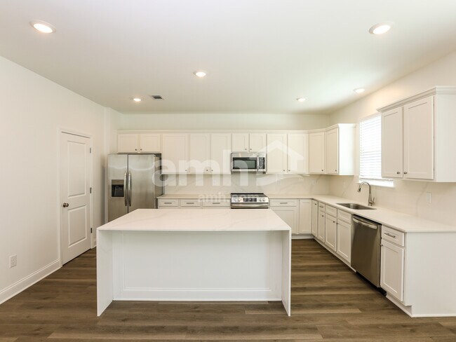 Foto del edificio - 221 Hickory Pointe Rd